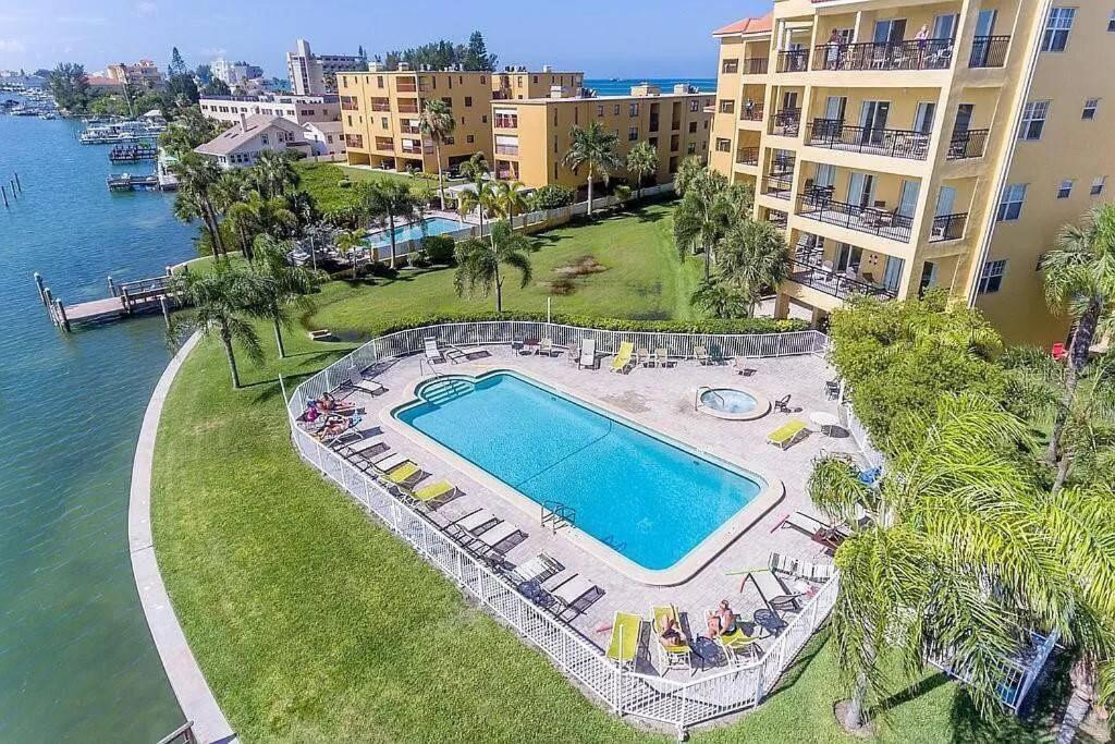 Treasure Island Beach Retreat Сейнт Пийт Бийч Екстериор снимка