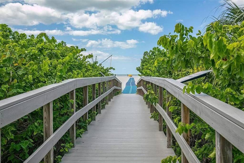 Treasure Island Beach Retreat Сейнт Пийт Бийч Екстериор снимка