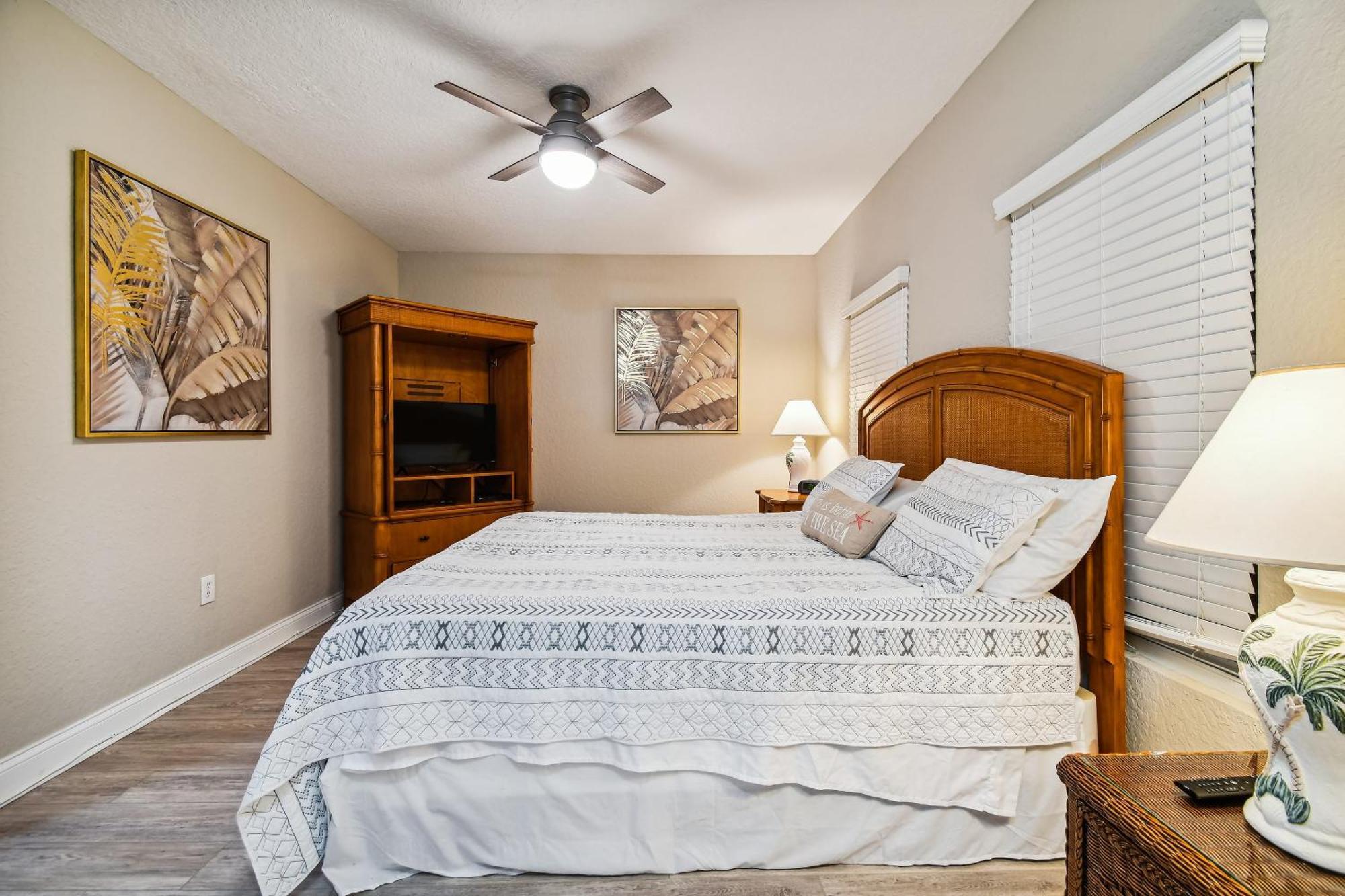 Treasure Island Beach Retreat Сейнт Пийт Бийч Екстериор снимка
